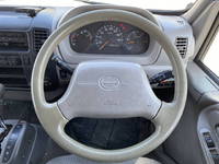 日野デュトロ幌ウイング小型（2t・3t）[写真33]