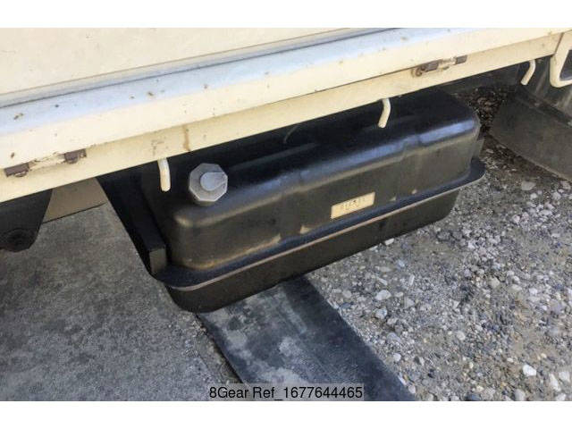 三菱ふそうキャンターガッツ平ボディ小型（2t・3t）[写真16]