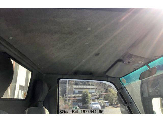 三菱ふそうキャンターガッツ平ボディ小型（2t・3t）[写真17]