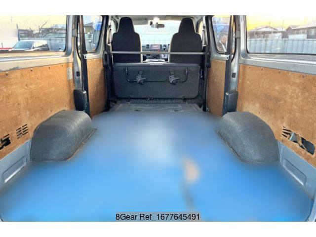 トヨタハイエースバン小型（2t・3t）[写真11]