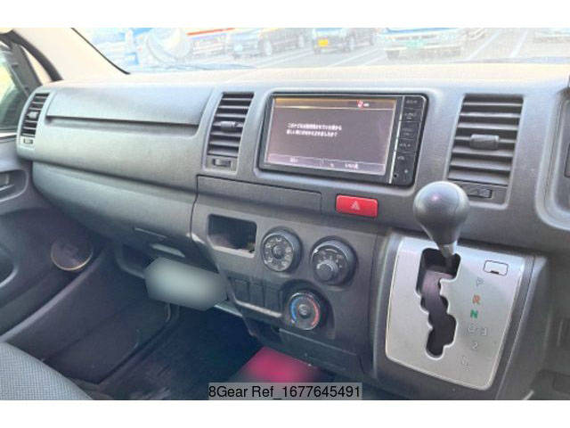 トヨタハイエースバン小型（2t・3t）[写真18]