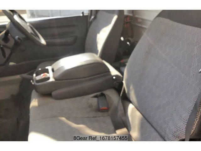 トヨタライトエース平ボディ小型（2t・3t）[写真19]