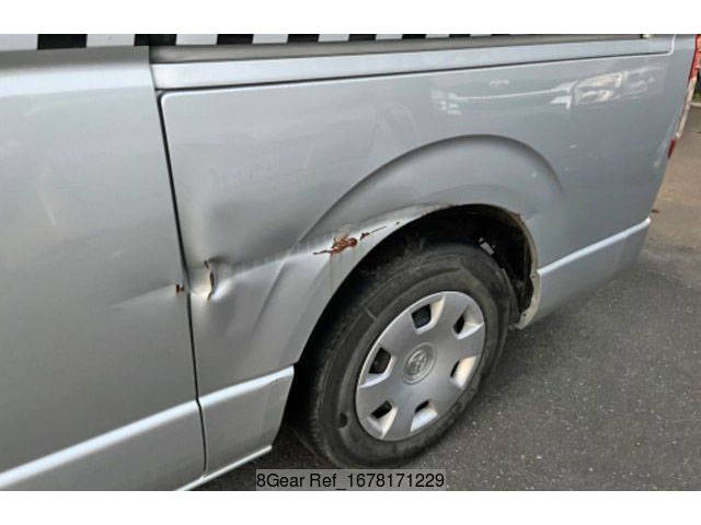 トヨタハイエースバン小型（2t・3t）[写真04]