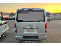 トヨタハイエースバン小型（2t・3t）[写真08]