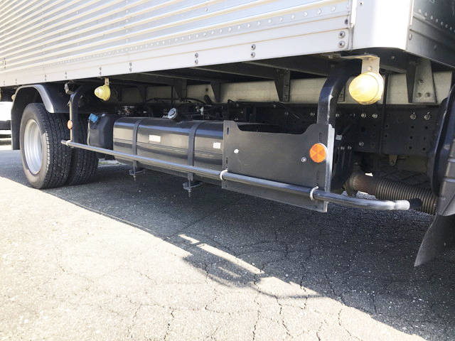 三菱ふそうキャンターアルミバン小型（2t・3t）[写真17]