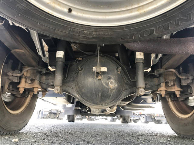 三菱ふそうキャンターアルミバン小型（2t・3t）[写真21]