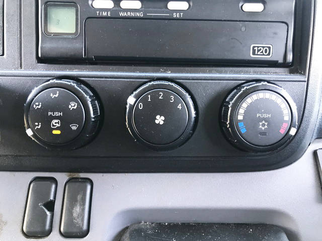 三菱ふそうキャンターアルミバン小型（2t・3t）[写真36]