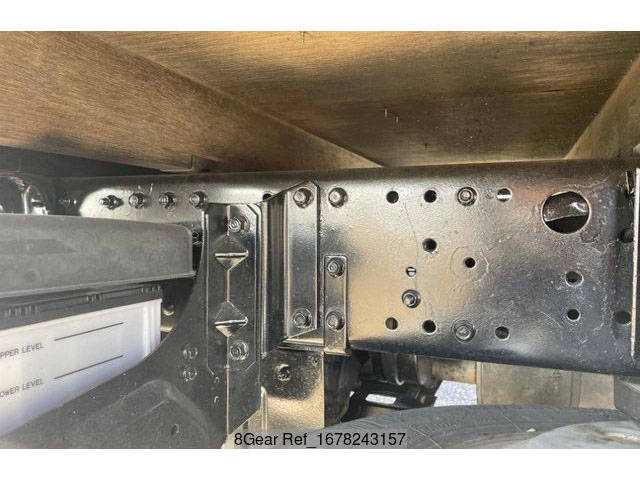 三菱ふそうキャンター平ボディ小型（2t・3t）[写真10]