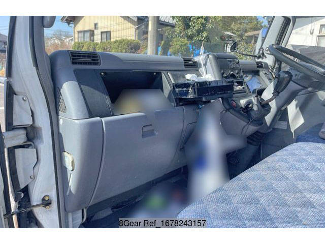 三菱ふそうキャンター平ボディ小型（2t・3t）[写真27]