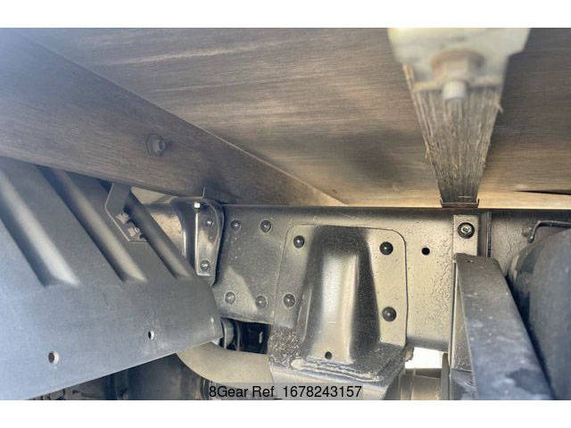 三菱ふそうキャンター平ボディ小型（2t・3t）[写真09]