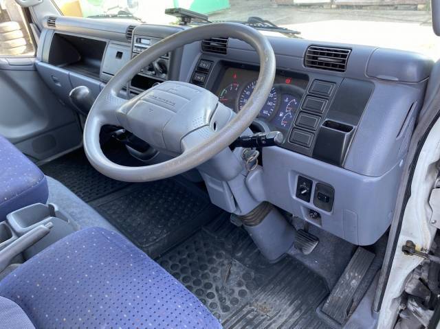 三菱ふそうキャンターアルミブロック小型（2t・3t）[写真31]