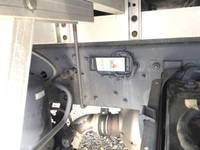 三菱ふそうスーパーグレートアルミウイング大型（10t）[写真16]