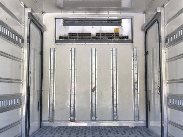 いすゞエルフ冷凍車（冷蔵車）小型（2t・3t）[写真13]