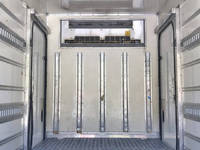 いすゞエルフ冷凍車（冷蔵車）小型（2t・3t）[写真13]