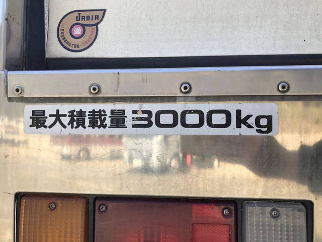 いすゞエルフ冷凍車（冷蔵車）小型（2t・3t）[写真19]