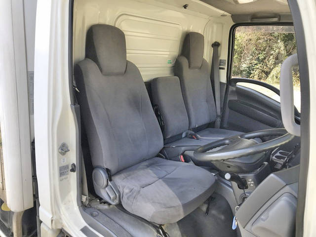 いすゞエルフ冷凍車（冷蔵車）小型（2t・3t）[写真33]