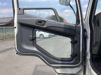 三菱ふそうファイター冷蔵冷凍ウイング中型（4t）[写真25]