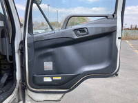 三菱ふそうファイター冷蔵冷凍ウイング中型（4t）[写真26]