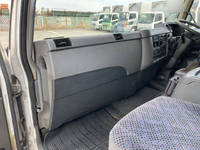 三菱ふそうファイター冷蔵冷凍ウイング中型（4t）[写真29]