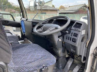 三菱ふそうファイター冷蔵冷凍ウイング中型（4t）[写真30]