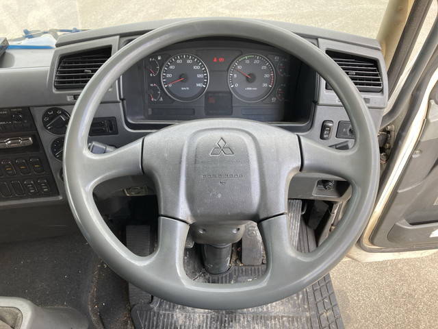 三菱ふそうファイター冷蔵冷凍ウイング中型（4t）[写真32]