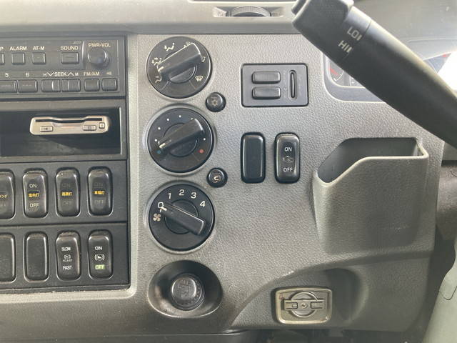 三菱ふそうファイター冷蔵冷凍ウイング中型（4t）[写真37]