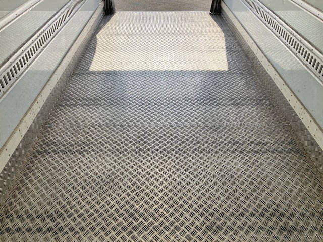 日野レンジャー冷凍車（冷蔵車）中型（4t）[写真15]