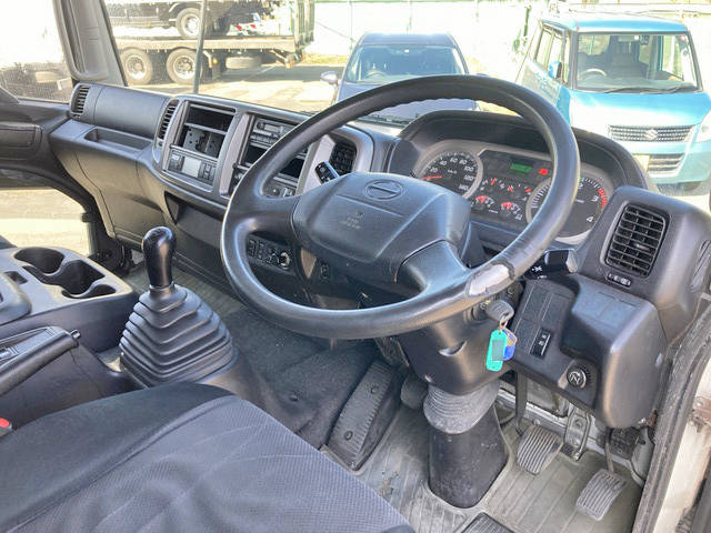 日野レンジャー冷凍車（冷蔵車）中型（4t）[写真34]