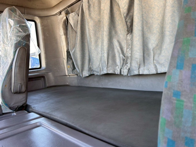 日野プロフィアセルフローダー大型（10t）[写真30]