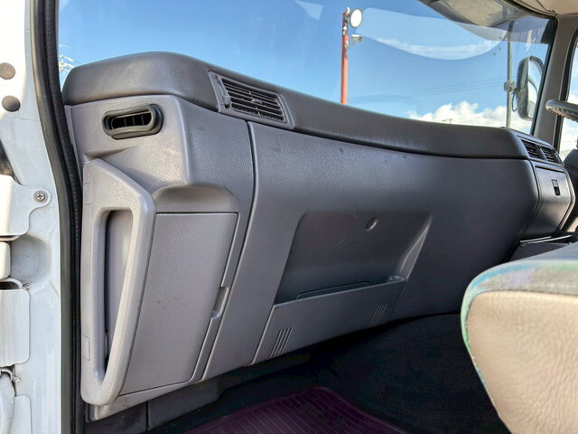 日野プロフィアセルフローダー大型（10t）[写真31]