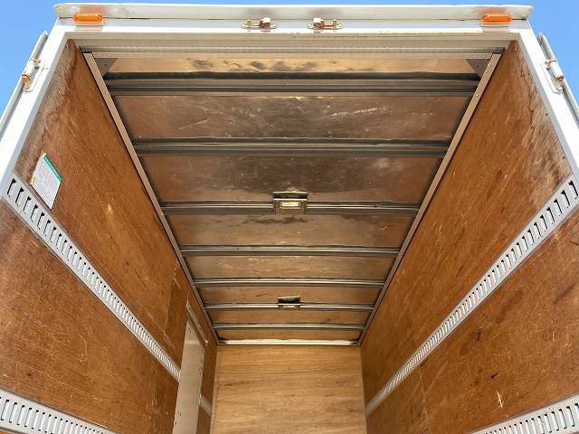 いすゞエルフパネルバン小型（2t・3t）[写真07]