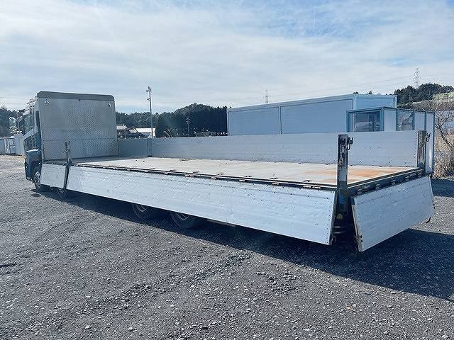 UDトラックスクオンアルミブロック大型（10t）[写真15]