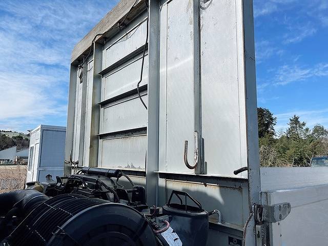 UDトラックスクオンアルミブロック大型（10t）[写真20]