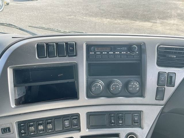 UDトラックスクオンアルミブロック大型（10t）[写真30]