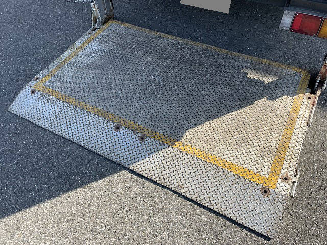 日産アトラスアルミバン小型（2t・3t）[写真06]