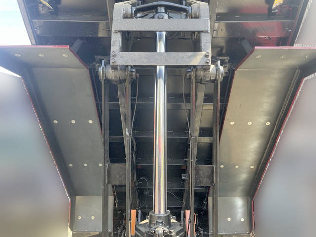 三菱ふそうスーパーグレートダンプ大型（10t）[写真12]