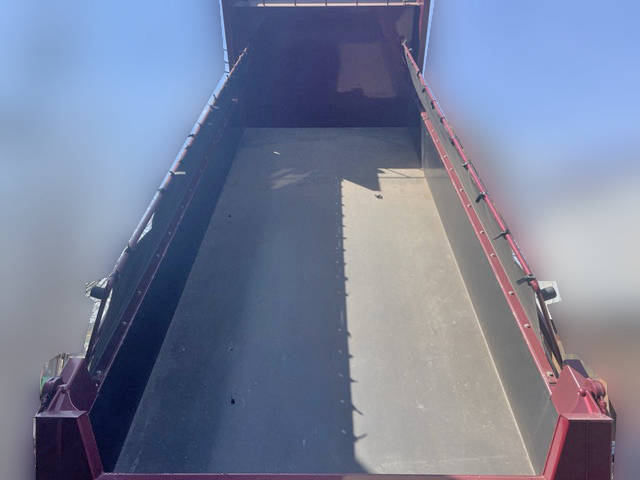 三菱ふそうスーパーグレートダンプ大型（10t）[写真08]