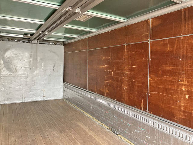 三菱ふそうファイターアルミウイング中型（4t）[写真16]