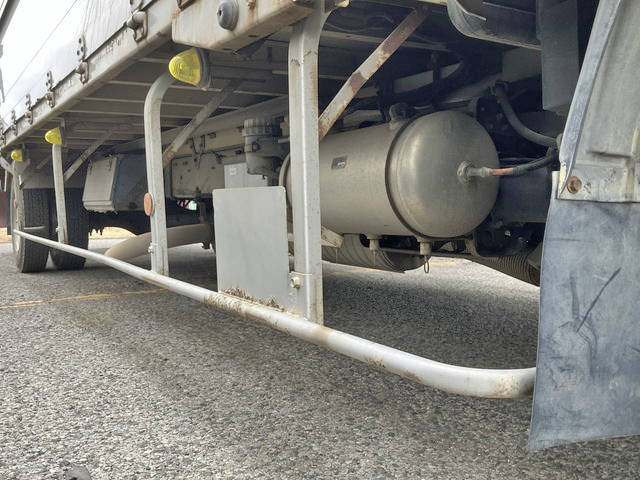 三菱ふそうファイターアルミウイング中型（4t）[写真19]