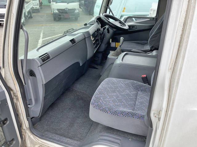 三菱ふそうファイターアルミウイング中型（4t）[写真31]