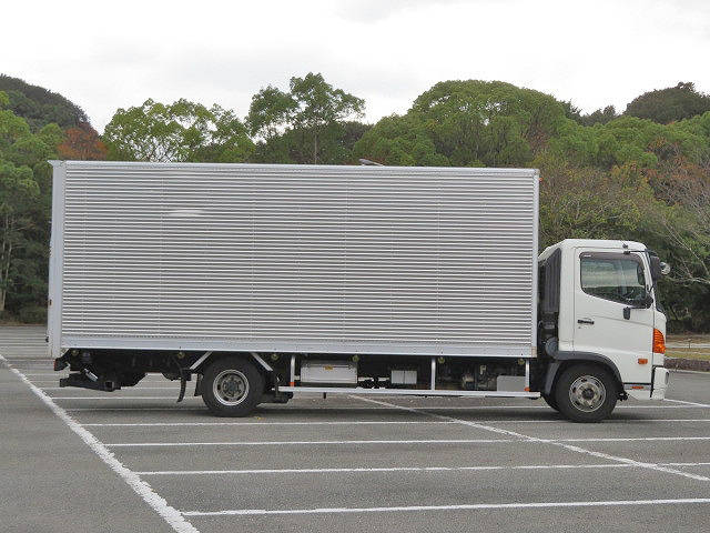 日野レンジャーアルミバン中型（4t）[写真04]