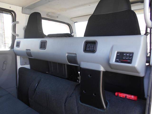 三菱ふそうキャンターダブルキャブ（Wキャブ）小型（2t・3t）[写真23]