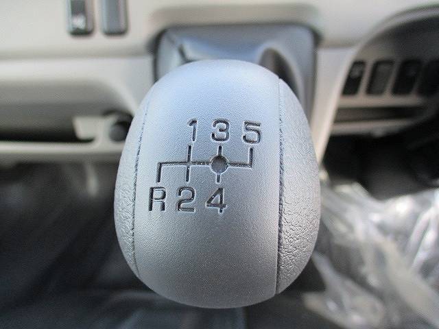 三菱ふそうキャンターダブルキャブ（Wキャブ）小型（2t・3t）[写真07]