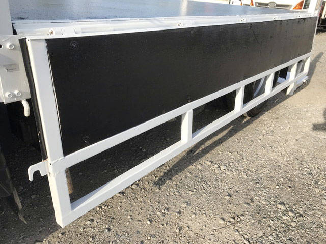 三菱ふそうキャンター平ボディ小型（2t・3t）[写真14]