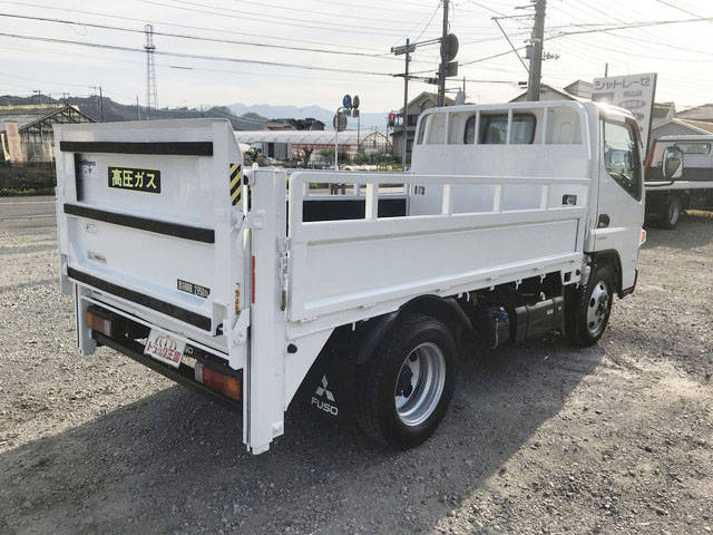三菱ふそうキャンター平ボディ小型（2t・3t）[写真02]