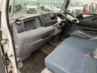 三菱ふそうキャンター平ボディ小型（2t・3t）[写真29]