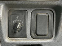 三菱ふそうキャンター平ボディ小型（2t・3t）[写真35]