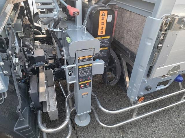 三菱ふそうキャンタークレーン5段小型（2t・3t）[写真10]