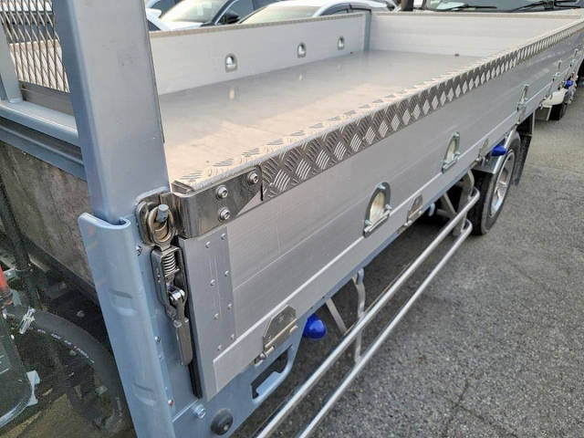 三菱ふそうキャンタークレーン5段小型（2t・3t）[写真06]