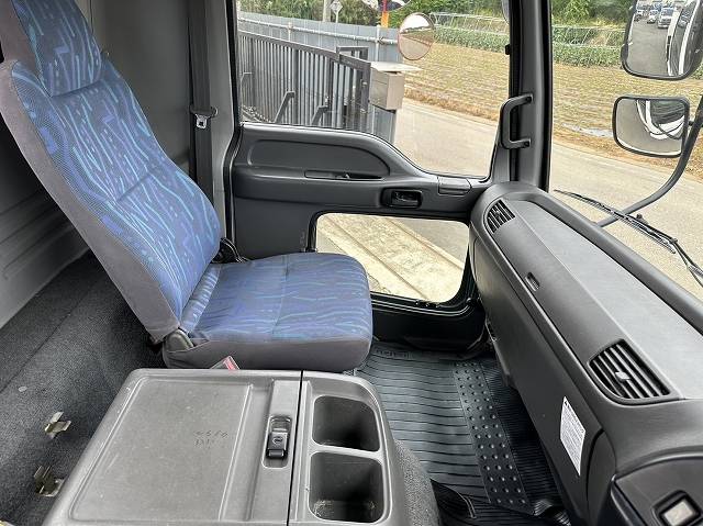 いすゞフォワードセルフクレーン4段増トン（6t・8t）[写真11]